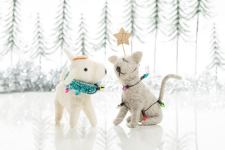 Sitting Cat w Lights Ornament