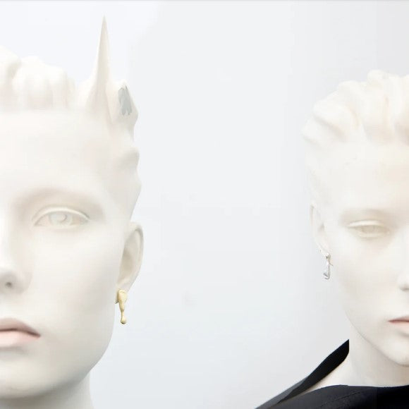 Droplet Ear Studs in Satin Silver