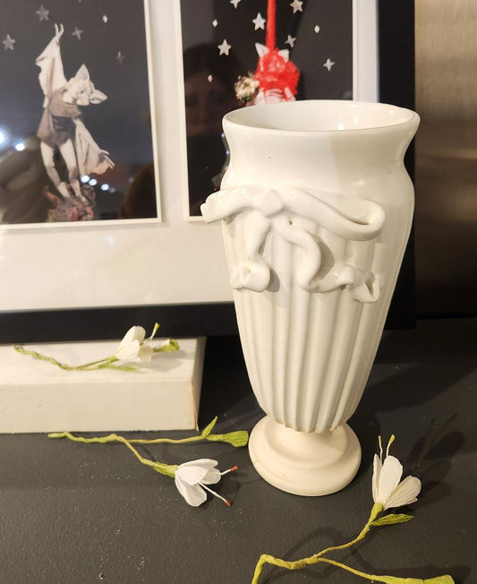 Pedestal Vase w/Bow