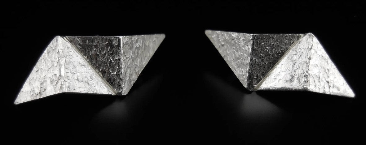 Oxi Origami Lightening Studs
