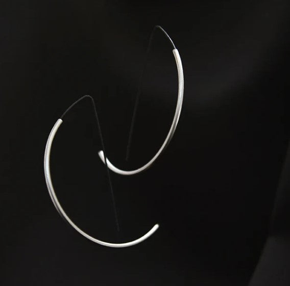Lune Hoops in Black Silver