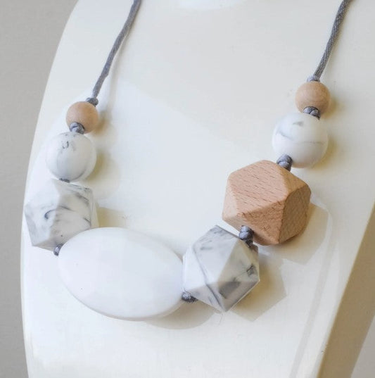 Oscar Necklace Wh. Marble