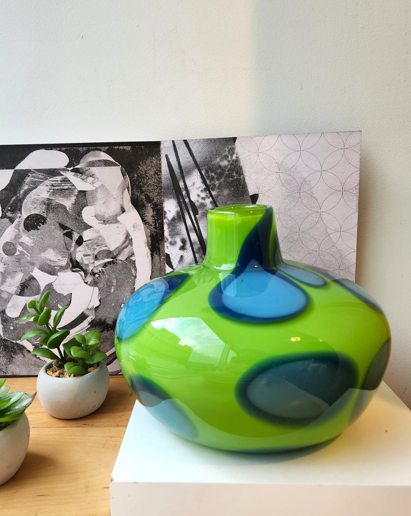 Med Polka Dot Vessel