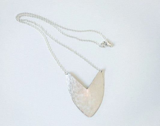Tulip Shield Neck Silver
