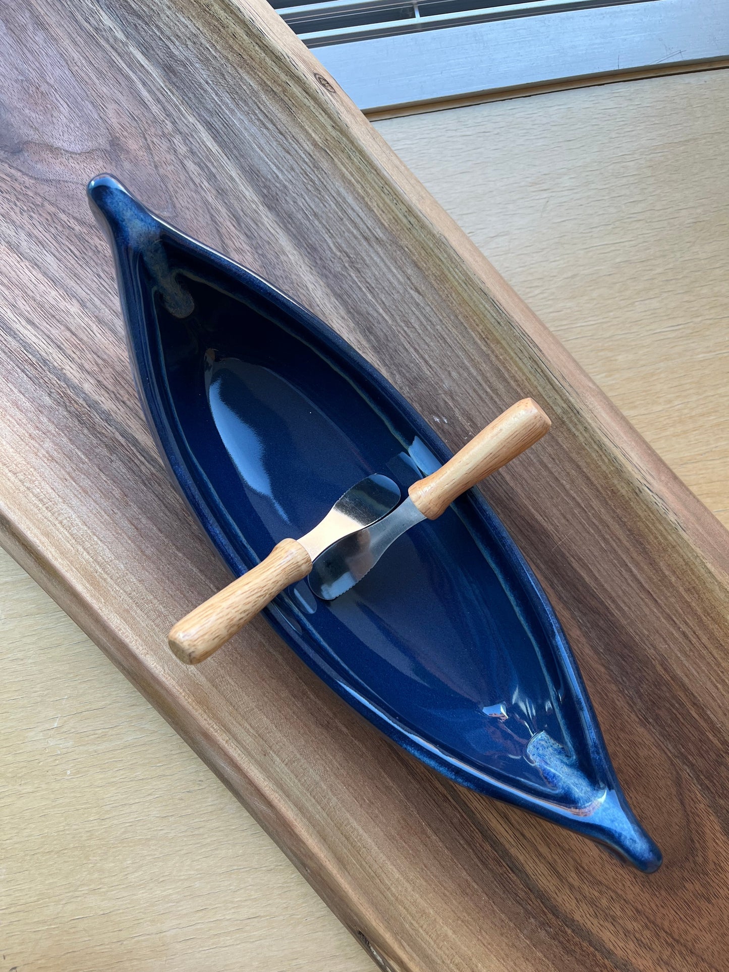Canoe Dip Pot