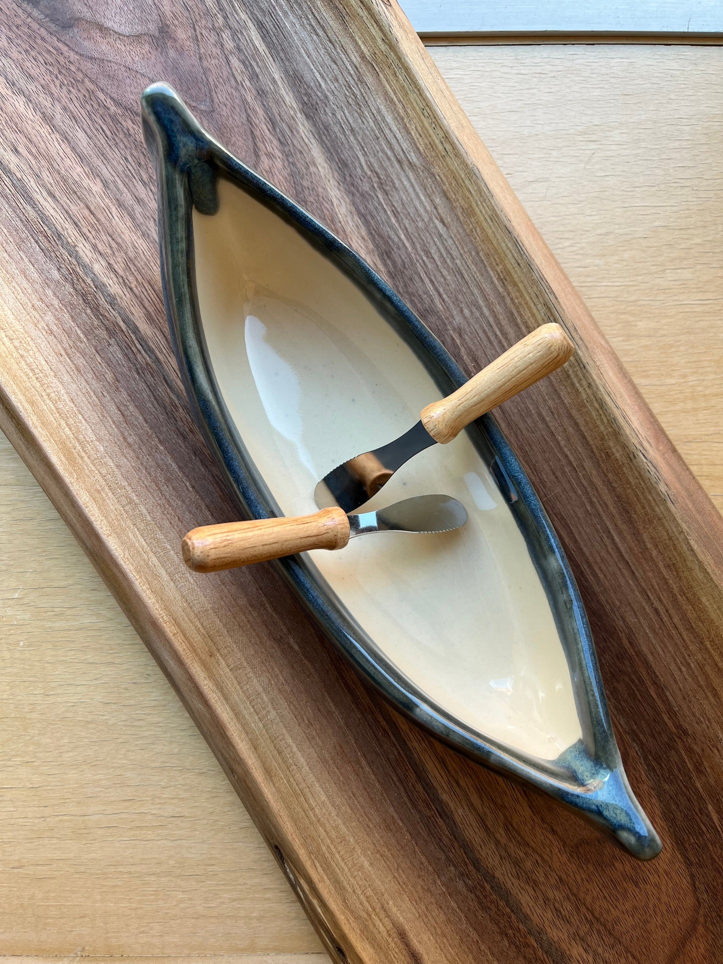 Canoe Dip Pot