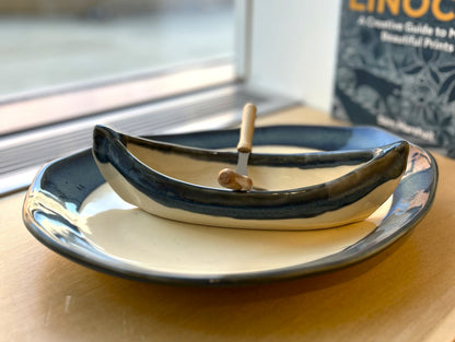 Canoe on a Lake Dip Set