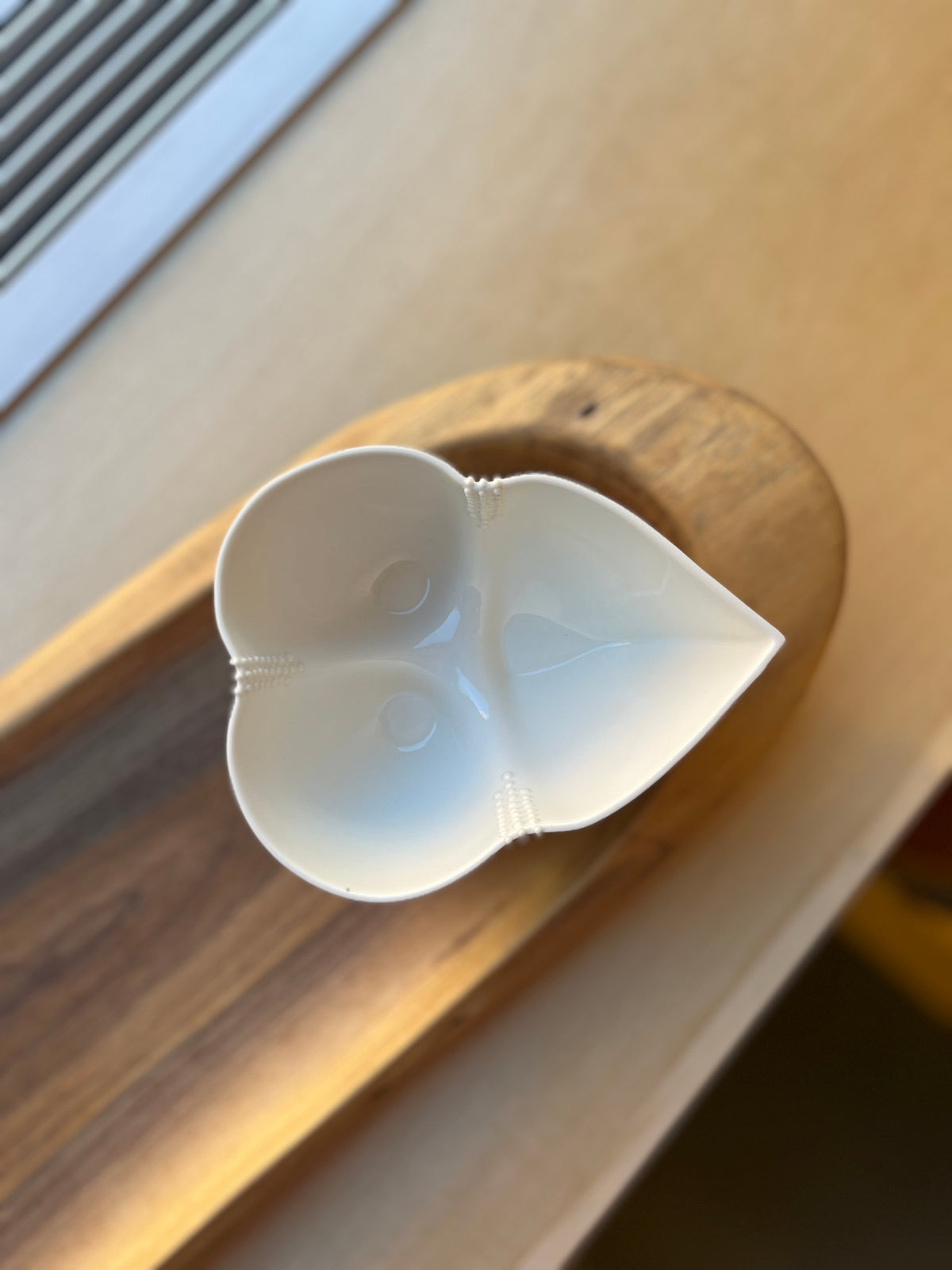 White Dotted Leaf Bowl